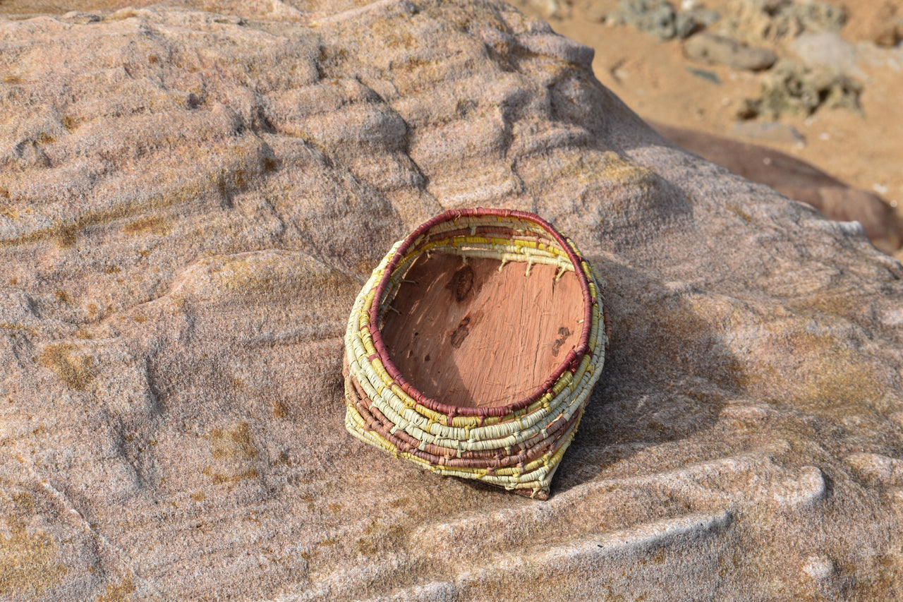 Pandanus Basket with Bark Base