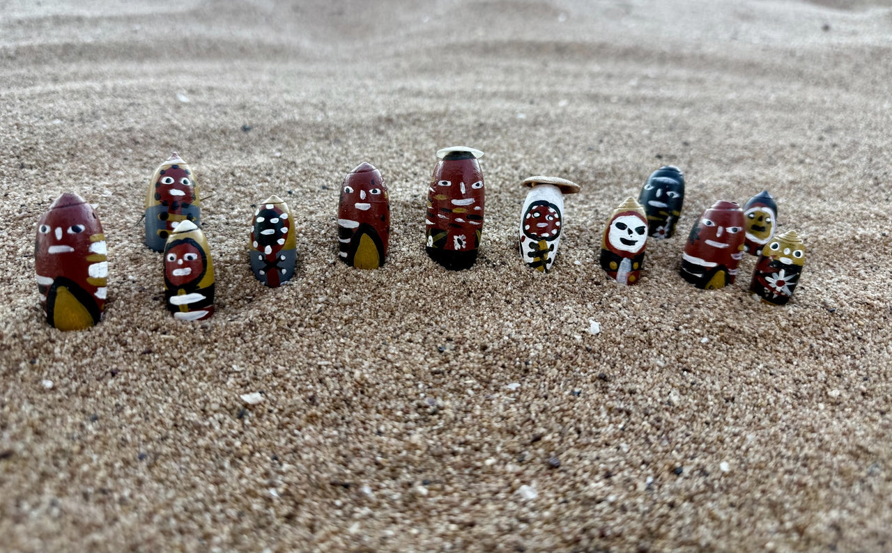 Dadikwakwa-kwa – Doll Shells by Miriam Murrungun